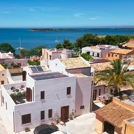 לינה וארוחת בוקר Altavilla Boutique Holidays House