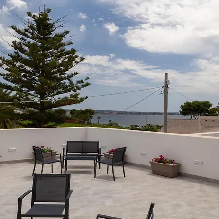 Altavilla Boutique Holidays House לינה וארוחת בוקר *